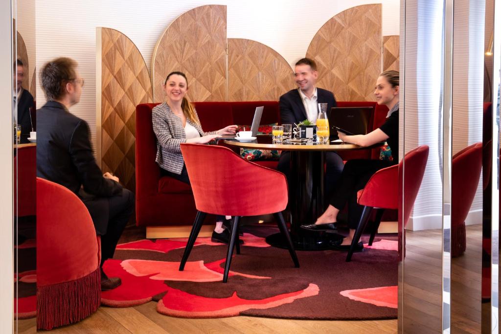 Guest reviews acclaim Hôtel Victor Hugo for its opulent charm, impeccable service, and prime location.