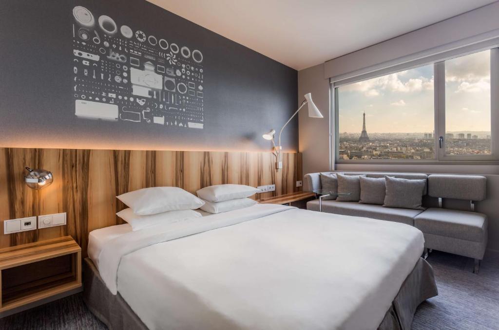 Hyatt Regency Paris Etoile offers a lavish array of amenities, including a state-of-the-art fitness center, upscale dining options, and sophisticated event spaces.