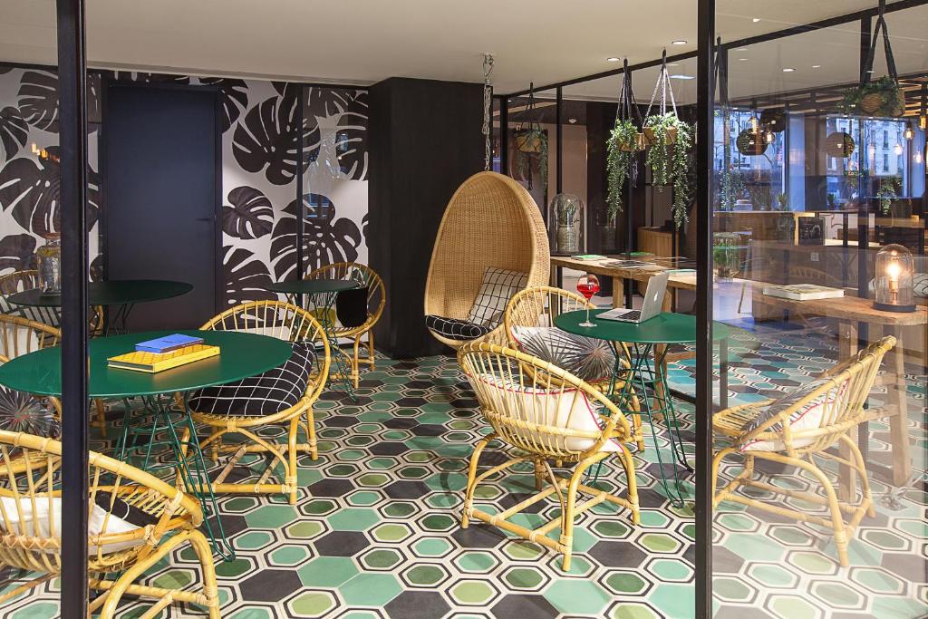 Ibis Styles Paris 16 Boulogne offers a range of amenities to enhance guests' comfort and convenience during their stay.