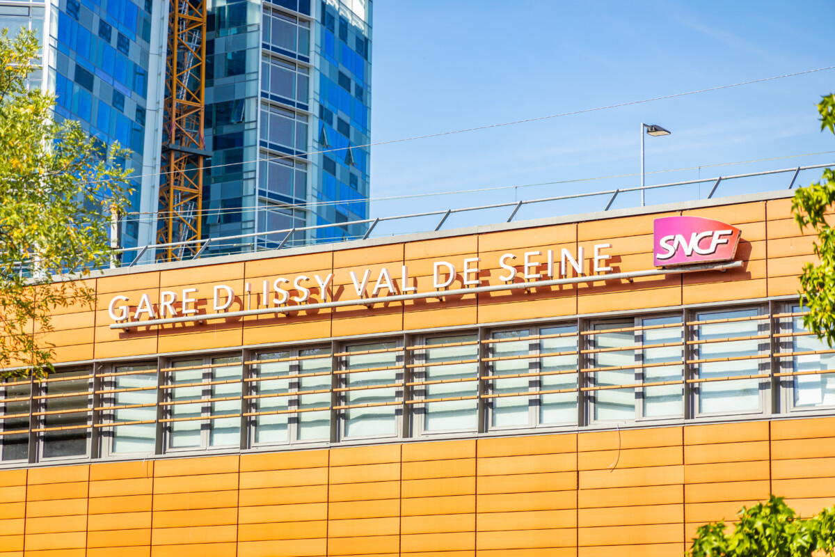 Exterior of Issy Val de Seine railway station in Issy-les-Moulineaux, France
