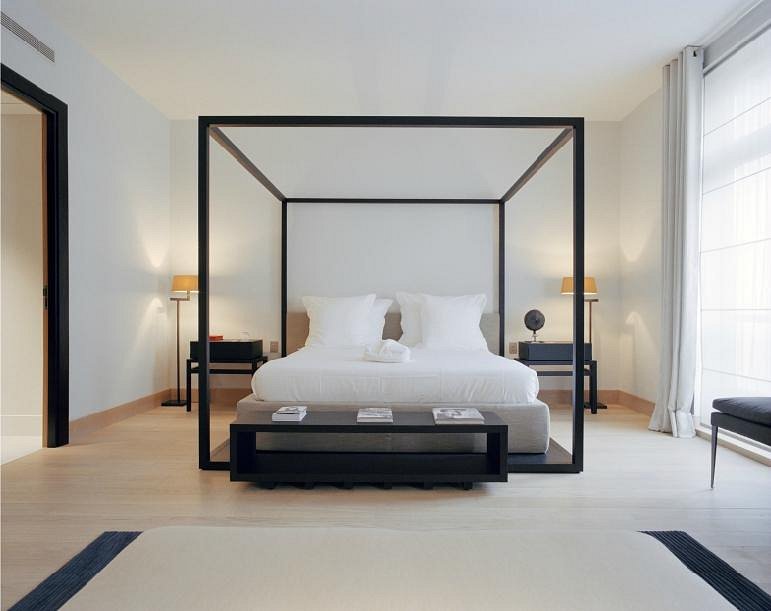 La Réserve Apartments Paris room interior