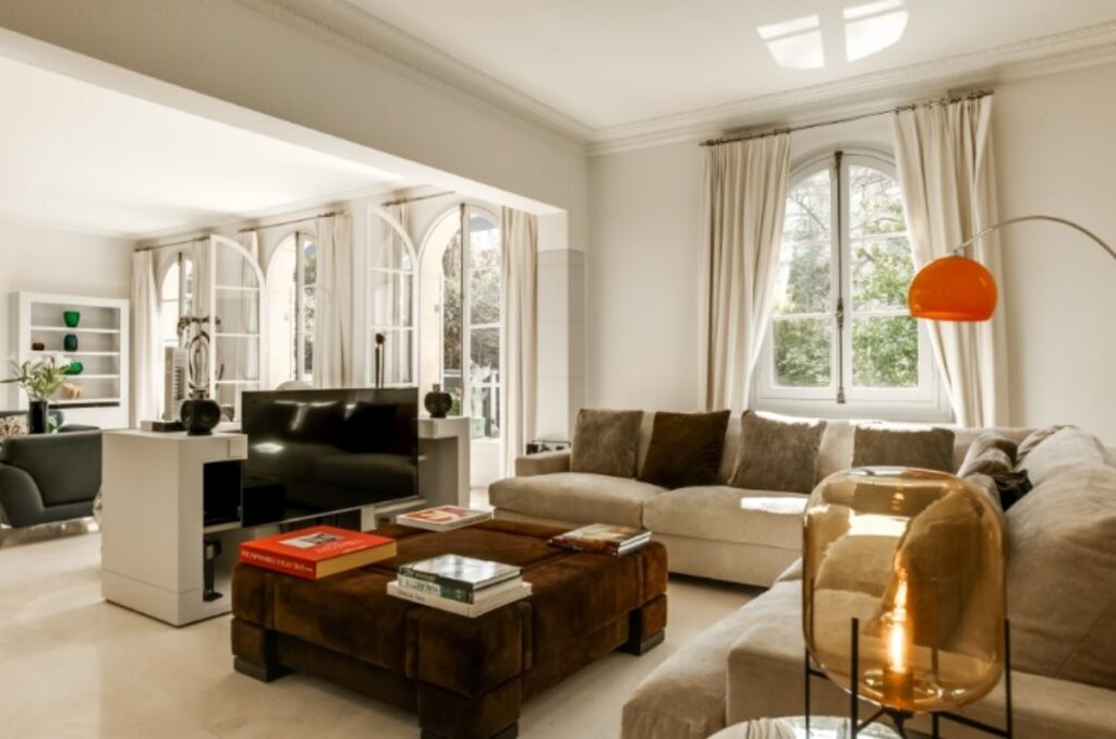 Amenities in La Residence Paris living room
