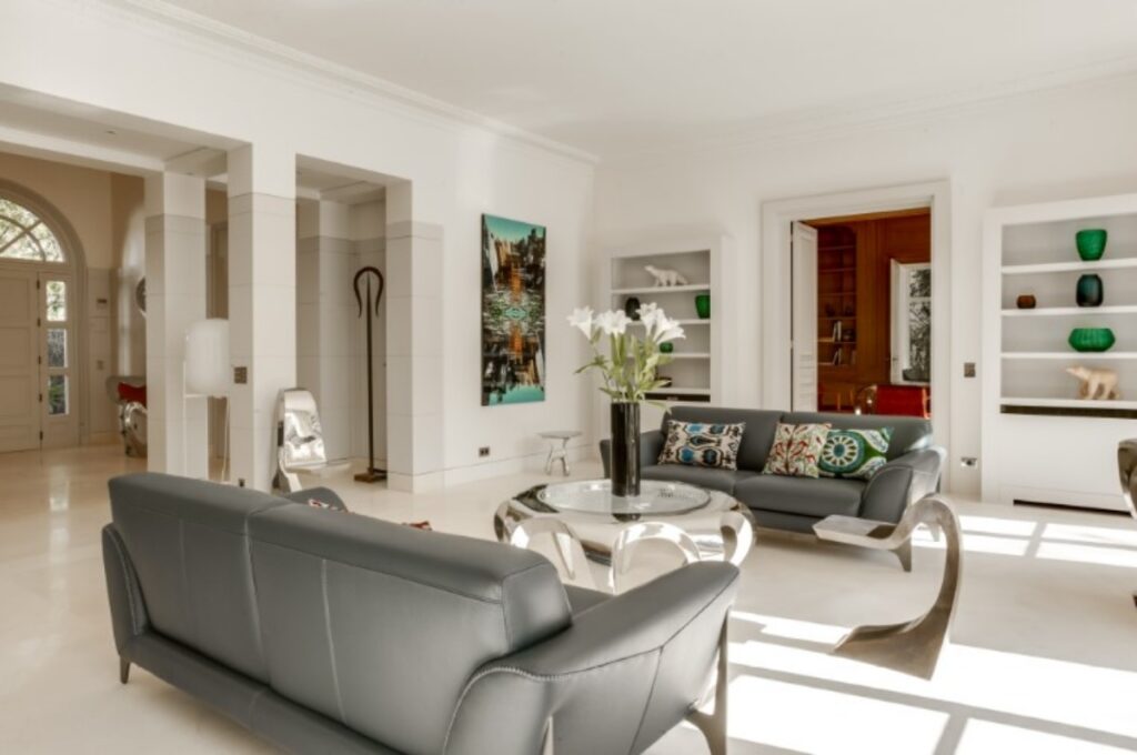 Living room in La Residence Paris