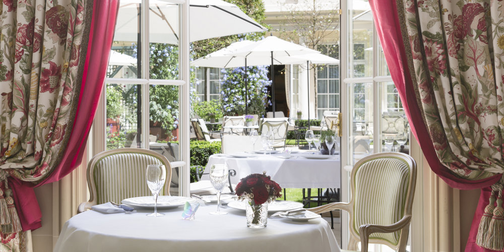 Le Bristol Paris Epicure Restaurant table and seats