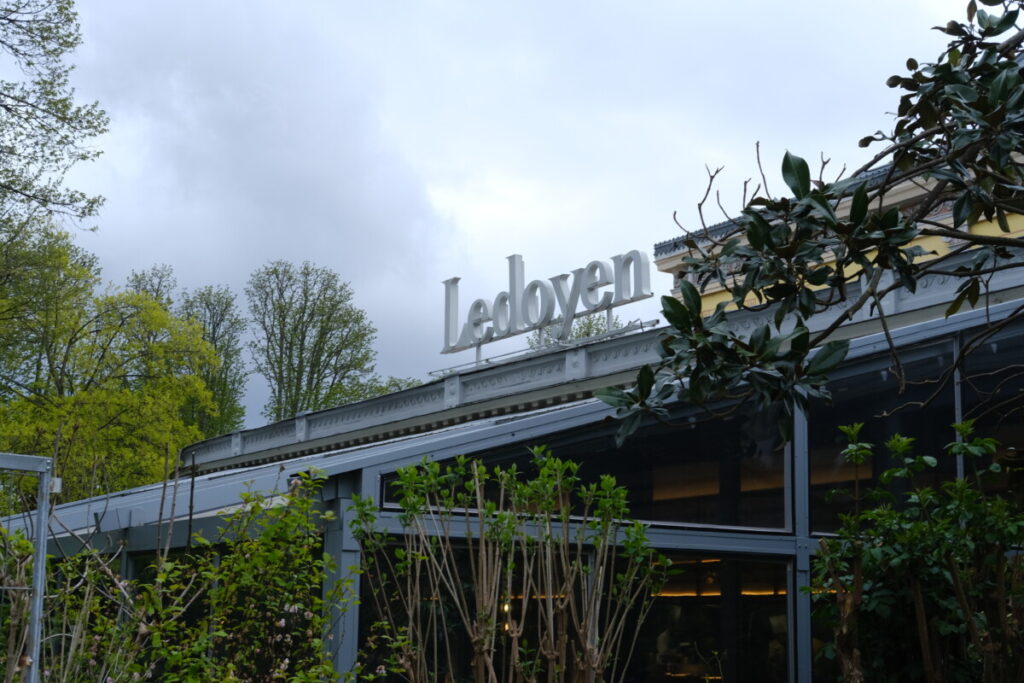 Front of Restaurant Ledoyen in Paris