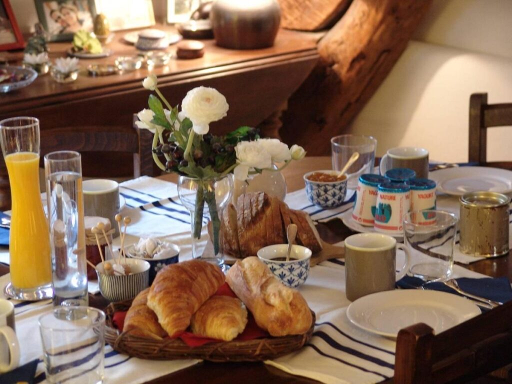 Breakfast served in Les Toits de Paris