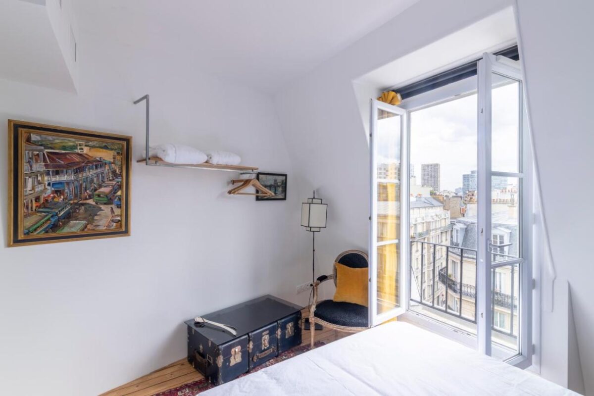 Balcony in Maison des Chaumes-Paris
