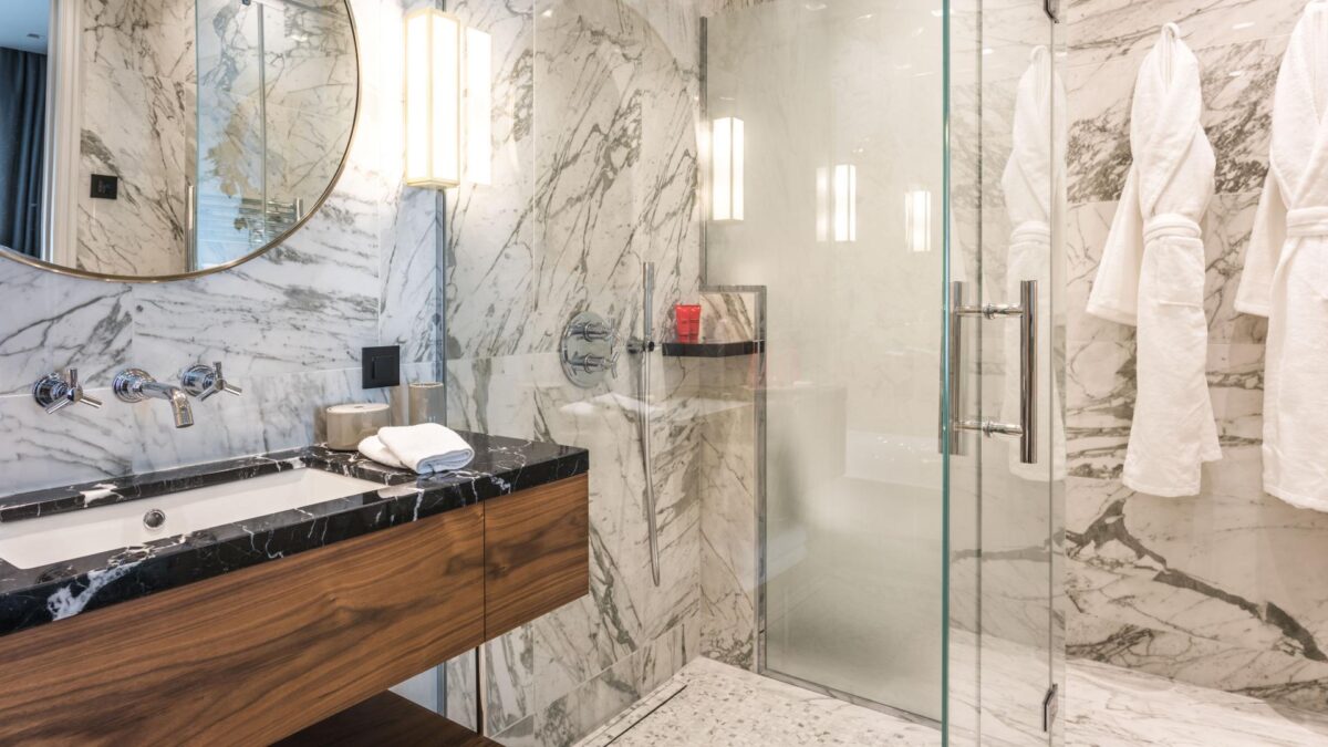 Bathroom interior in Maison Montespan
