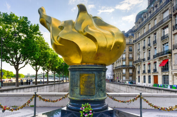 Discovering the Princess Diana Memorial in Paris, a poignant tribute at Pont de l'Alma.