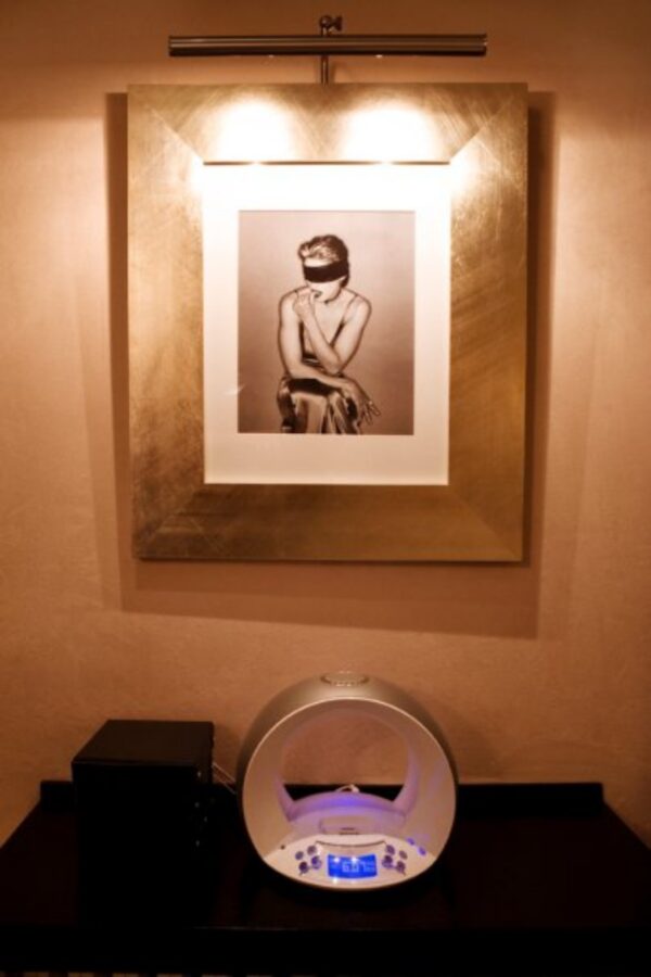 Wall designs and displays in MonHôtel Lounge & Spa