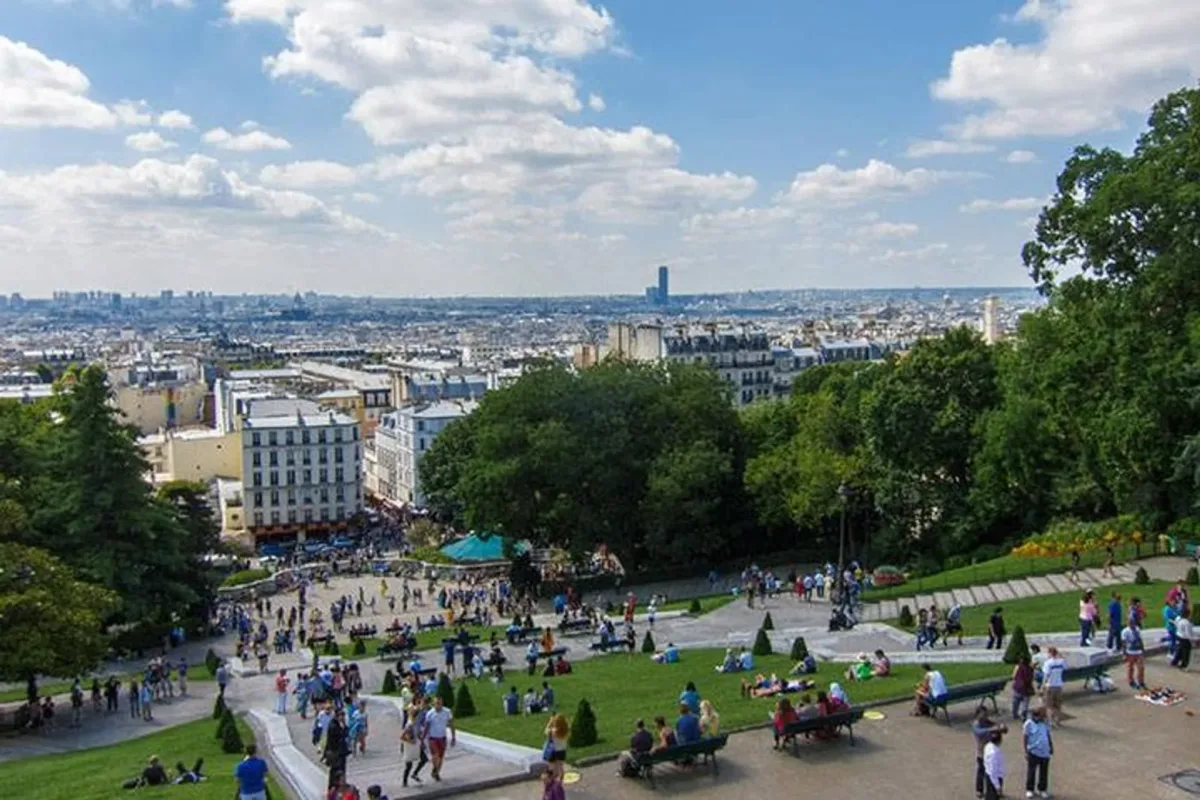 Montmartre Neighbourhood Tour