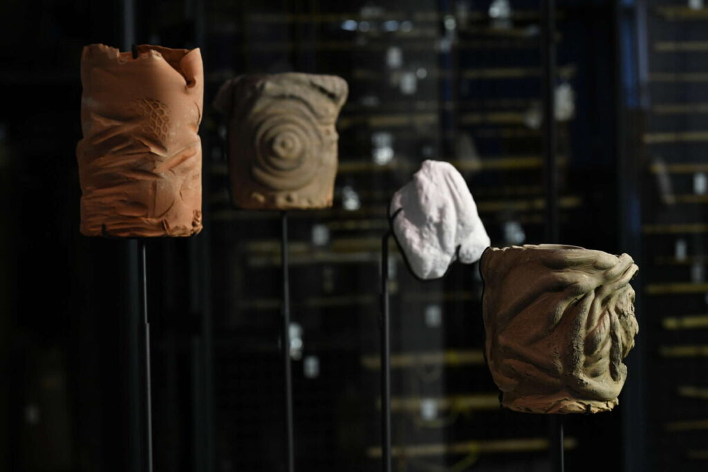 Art display in Musée du quai Branly - Jacques Chirac