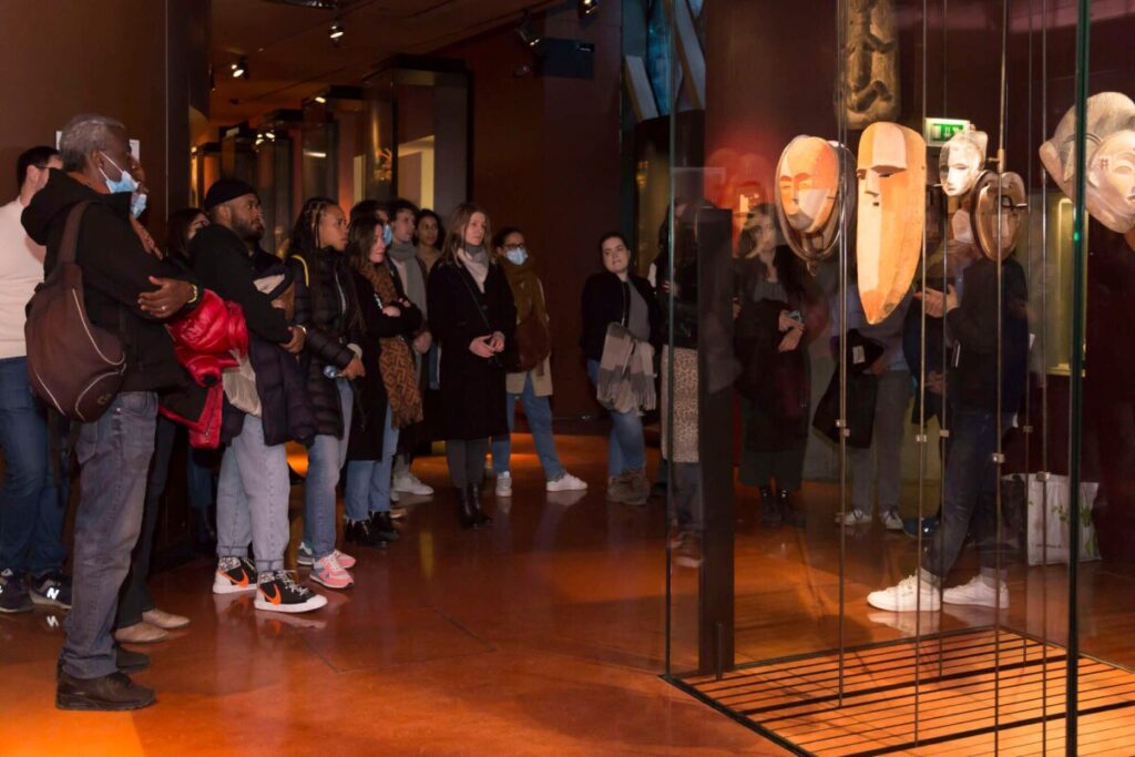 Visitors checking the exhibit in Musée du quai Branly - Jacques Chirac