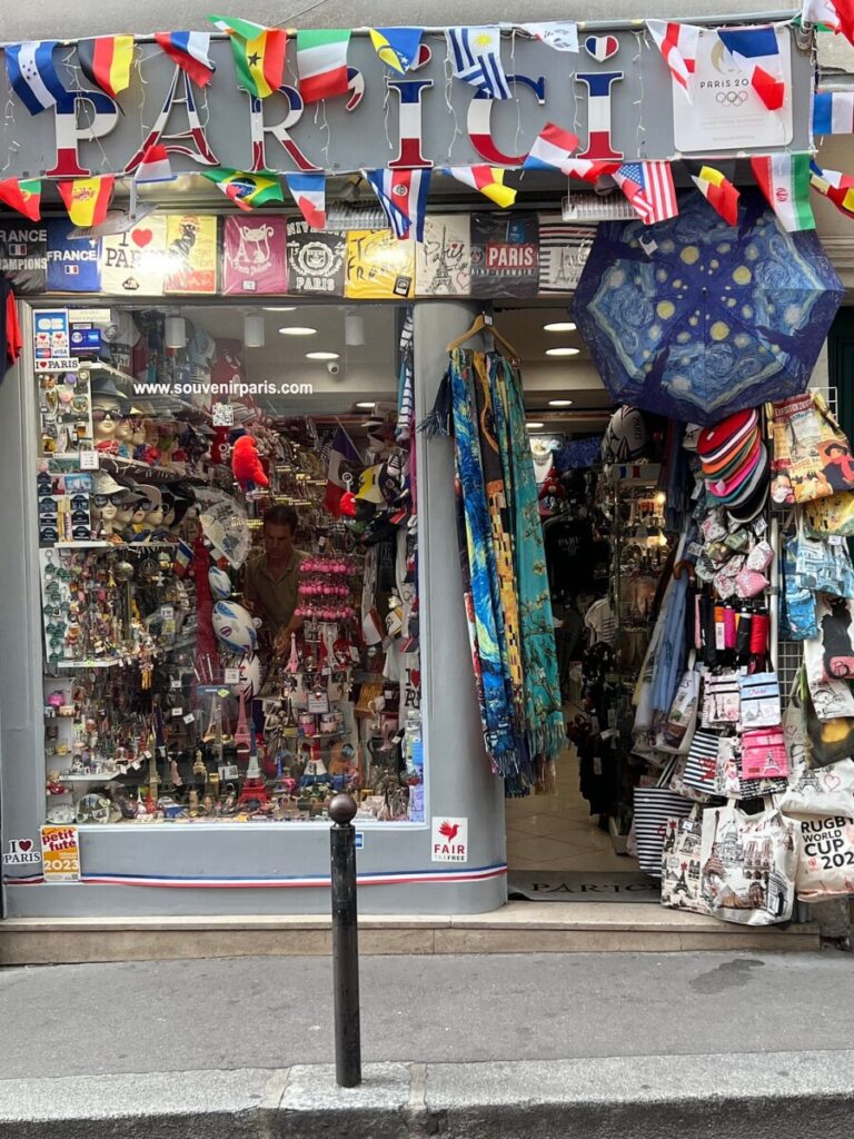Par’Ici Souvenir shop