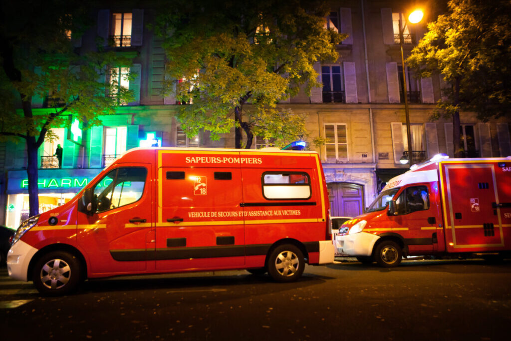 Paris ambulance responding to a medical emergency, providing resuscitation assistance for a patient in vital distress.