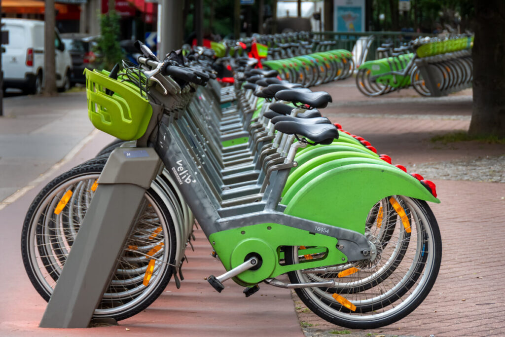 Vélib' Métropole bike station, a self-service bike rental system available in Paris and surrounding Grand Paris communities.