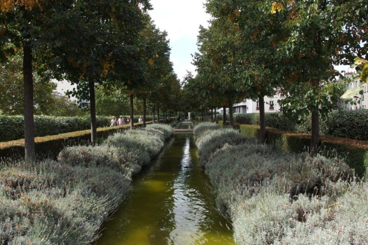 Promenade Plantée Walk: Paris’ Unique Elevated Garden Adventure