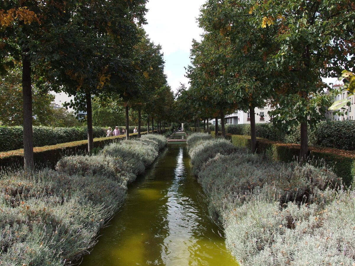 Promenade Plantée Walk: Paris’ Unique Elevated Garden Adventure