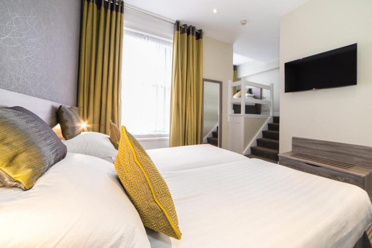 Phoenix Hotel, London