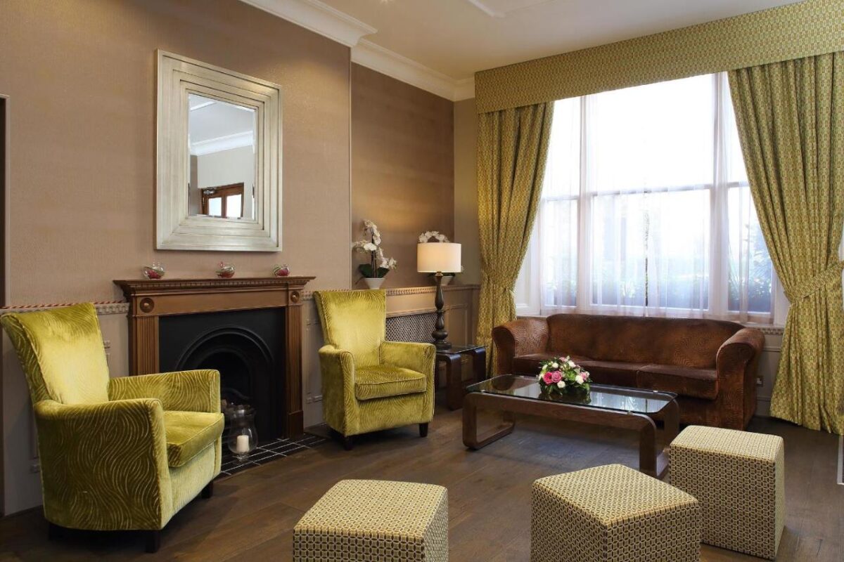 Phoenix Hotel, London