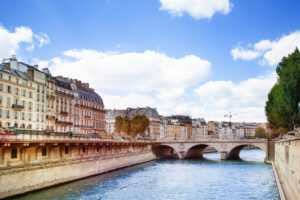 Bridge Pont Saint-Michel in Paris