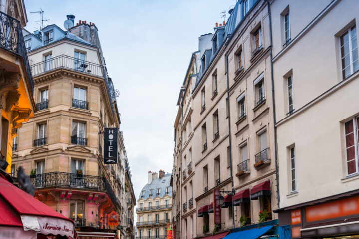 Finding the Perfect Paris Hotel with a Steam Room or Hot Tub