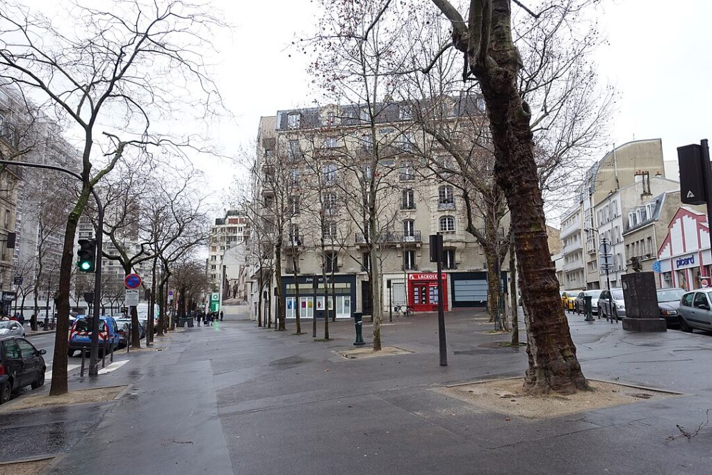 Street in Rue d'Alésia, Paris