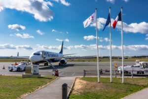 Ryanair Boeing 737 parked at Paris Beauvais Airport, ready for passengers to board.