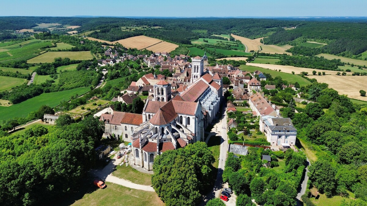 Drone photo Basilique de Vézelay France europe