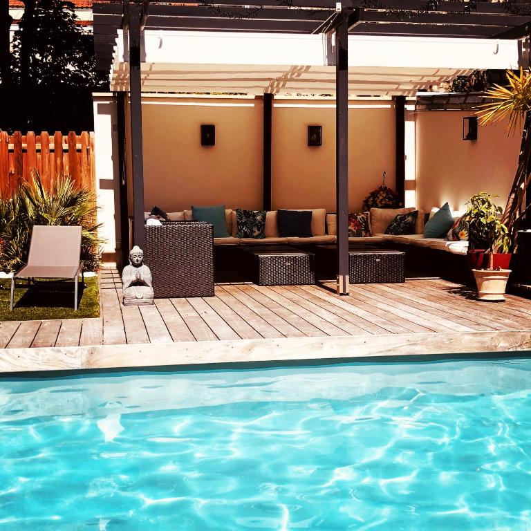 Pool amenity in Villa Parisiata
